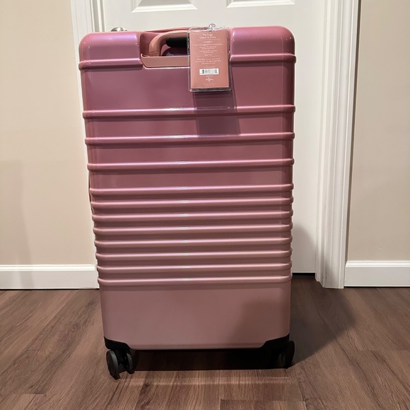 Beis Large Check-in Roller Wicked Pink - Picture 6 of 6